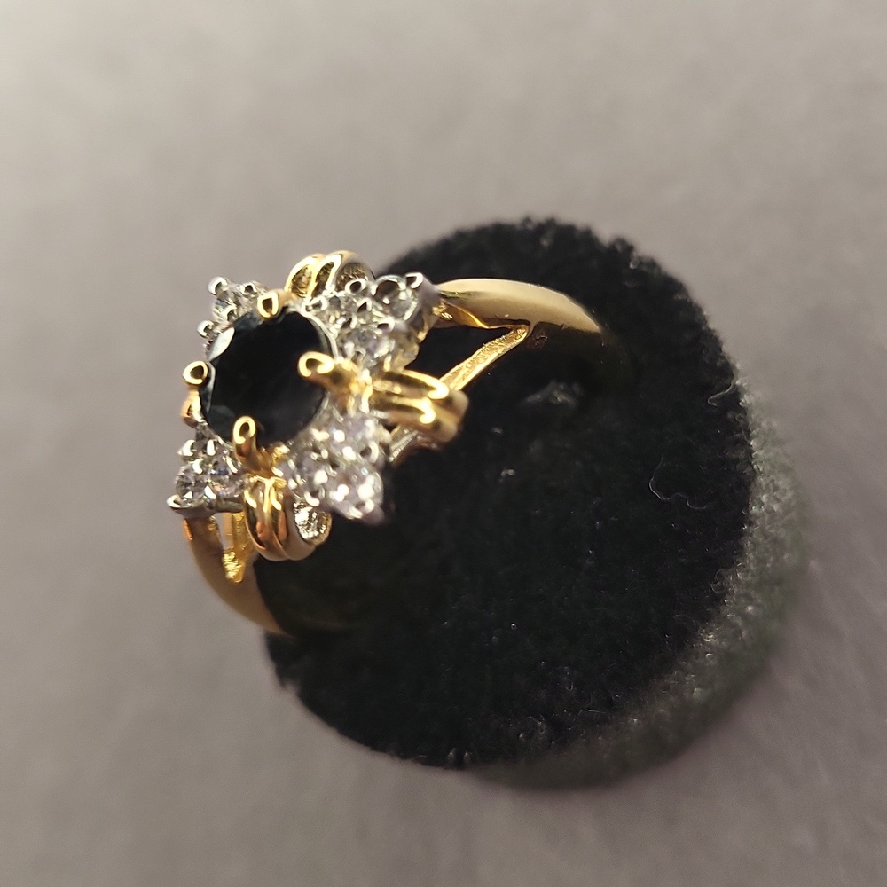 Gold Star-Cluster Sapphire Ring with Diamond Accents - Picture 3 of 5